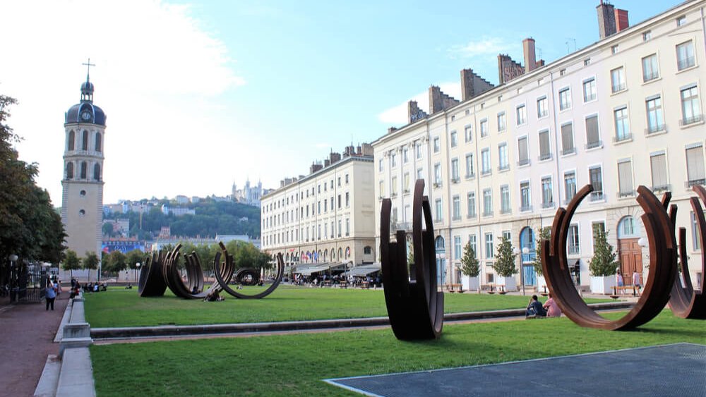 sculptures place antonin poncet lyon