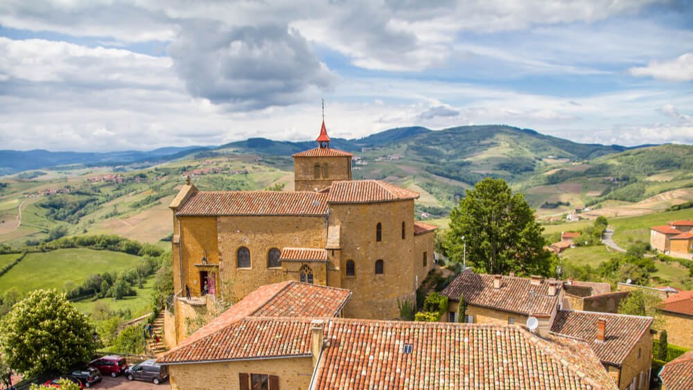 vue depuis village medieval val d oingt