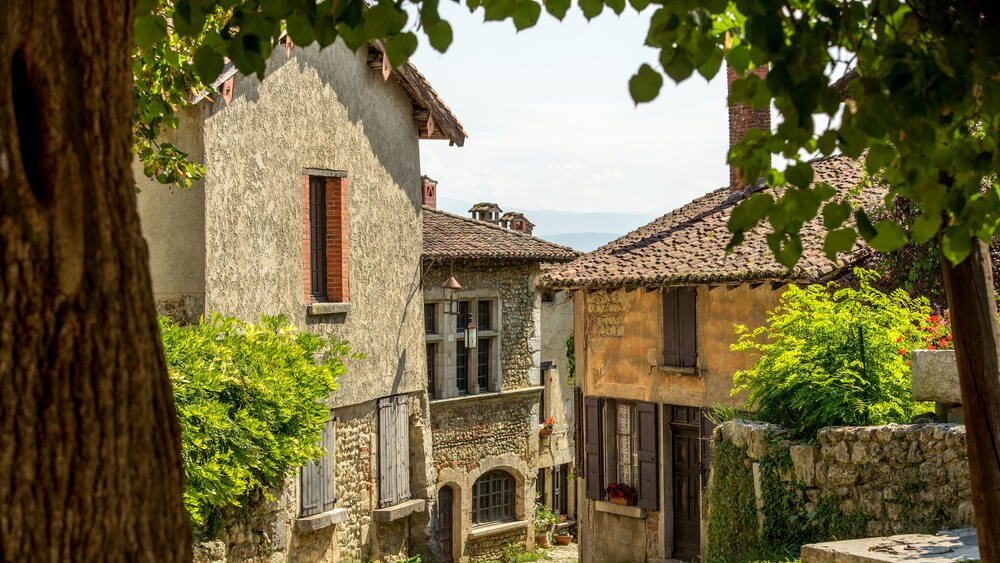 rue pente village medieval perouges