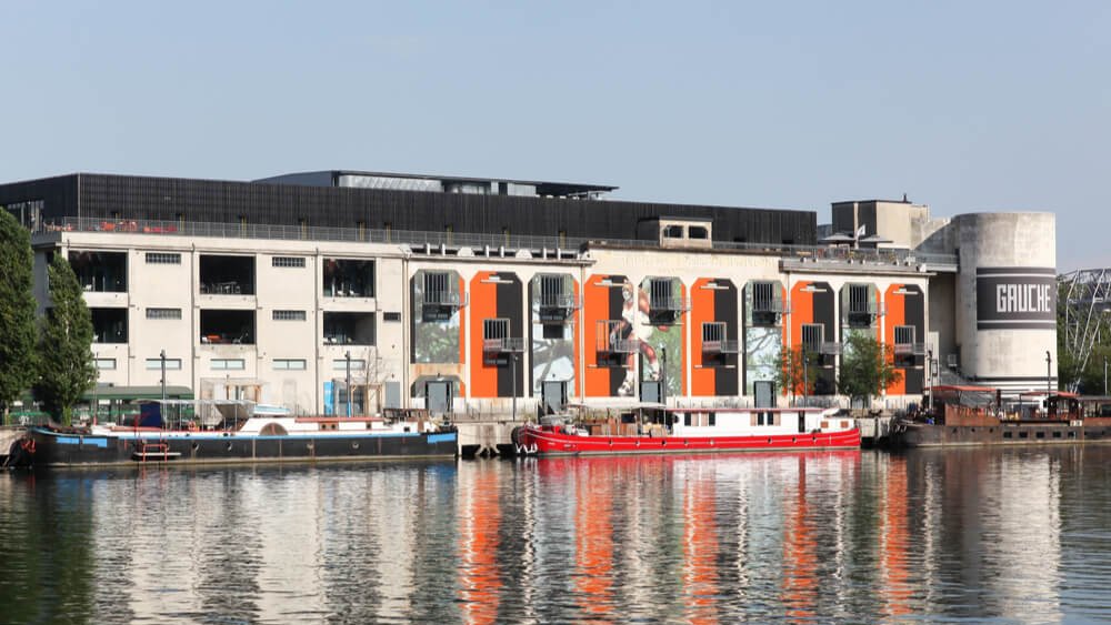 peniches vue ensemble depuis docks entrepot la sucriere lyon confluence