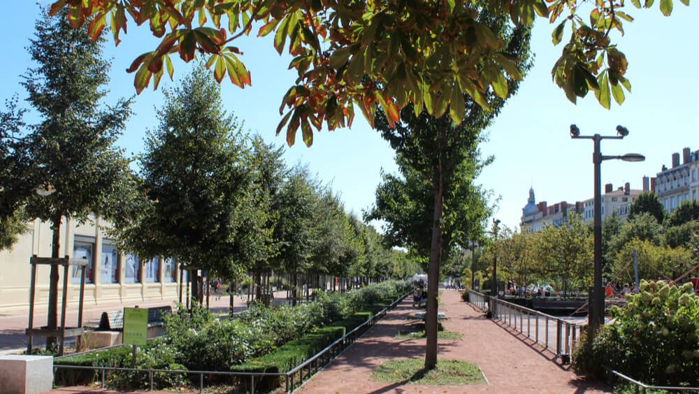 jardin promenade place bellecour lyon
