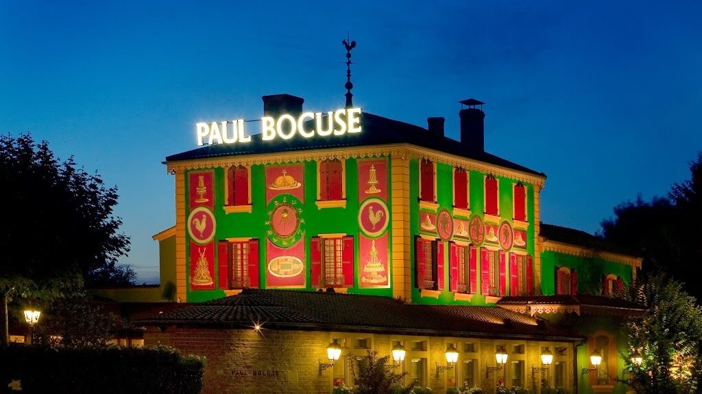restaurant auberge etoile paul bocuse eclairage nocturne