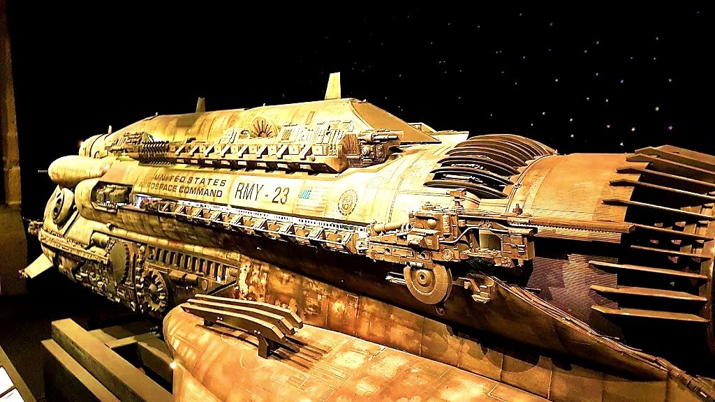 reproduction miniature une maquette vaisseau spatiale au musee du cinema et des miniatures de lyon