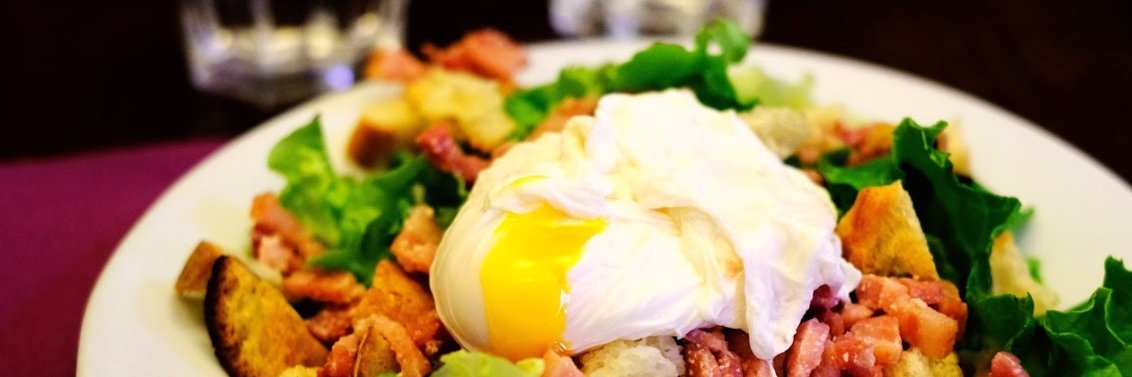 salade lyonnaise oeuf poche lardons croutons
