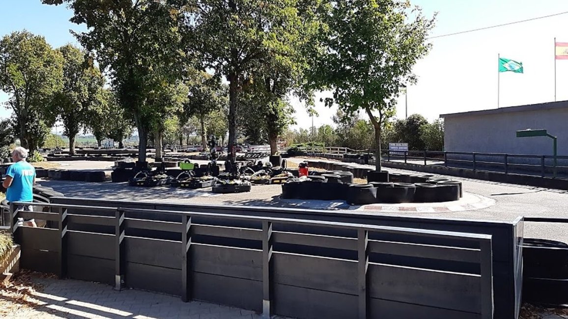 piste de karting exterieure pour enfants de kart origins a corbas