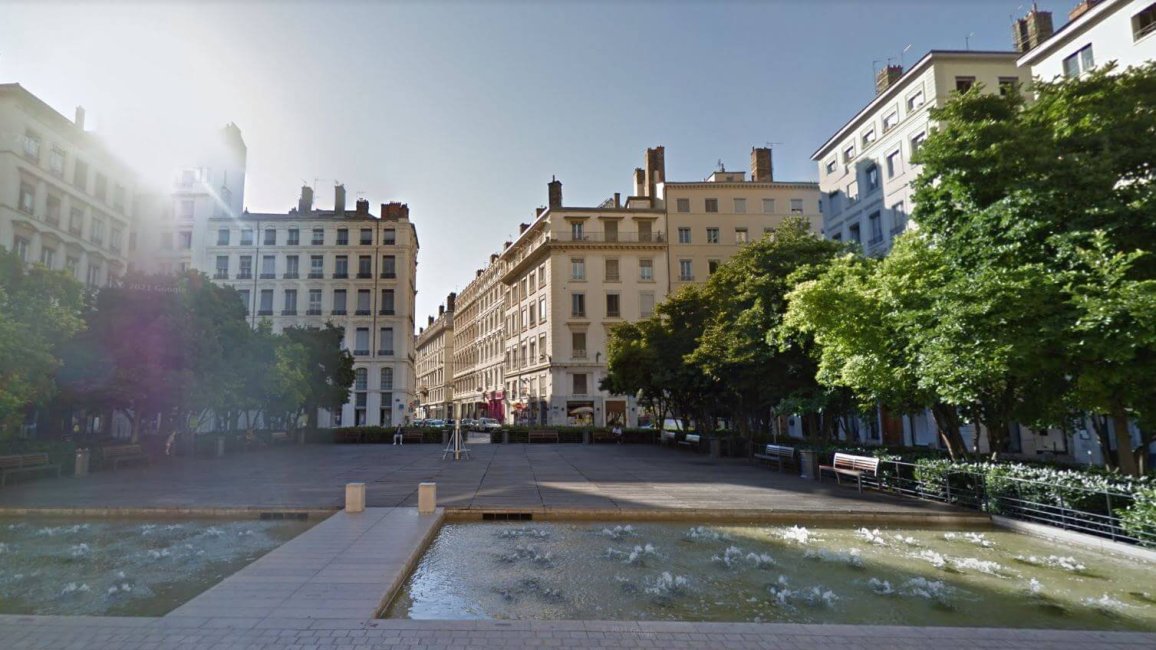 parvis fontaines place des celestins lyon