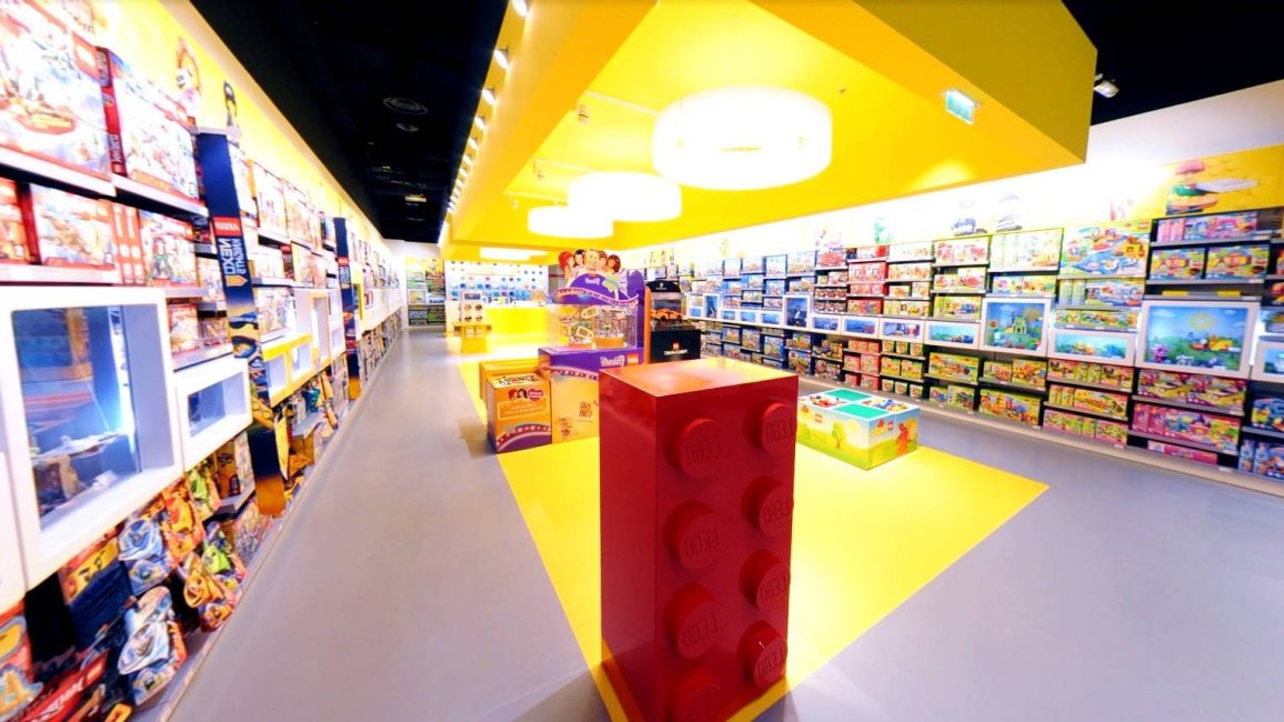 showroom du lego store au centre commercial westfield a lyon