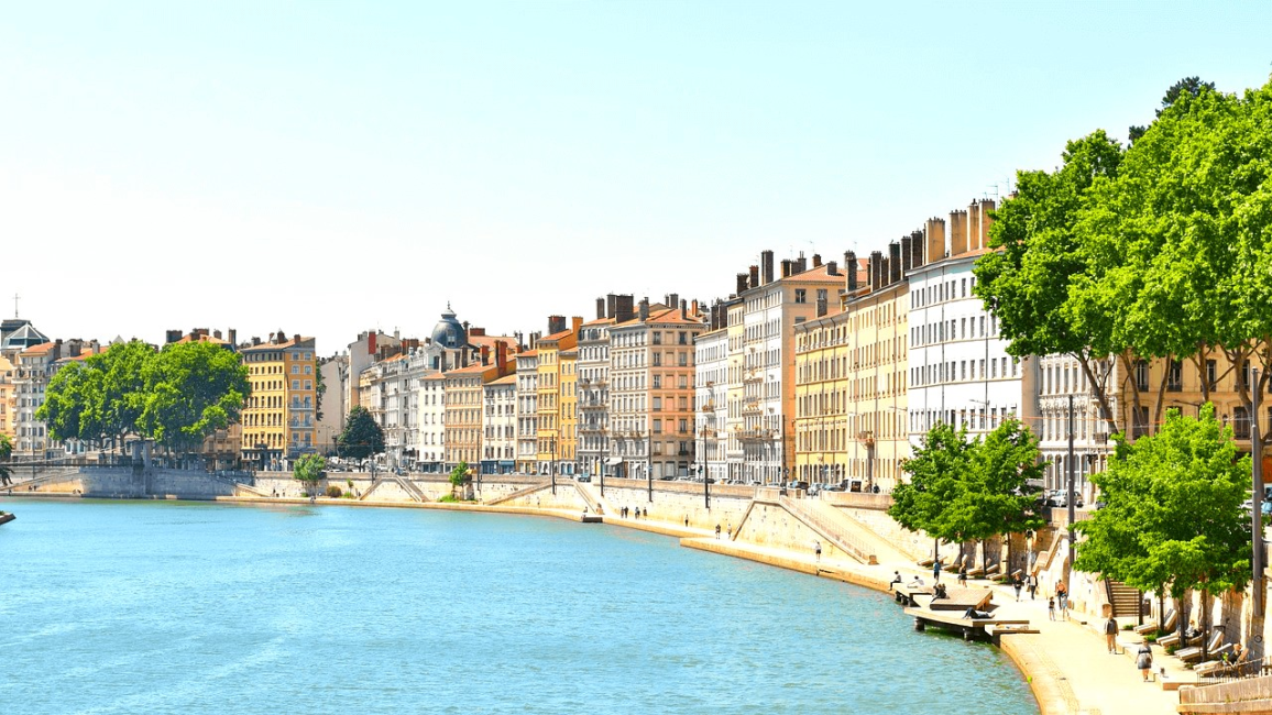les quais du rhone a lyon