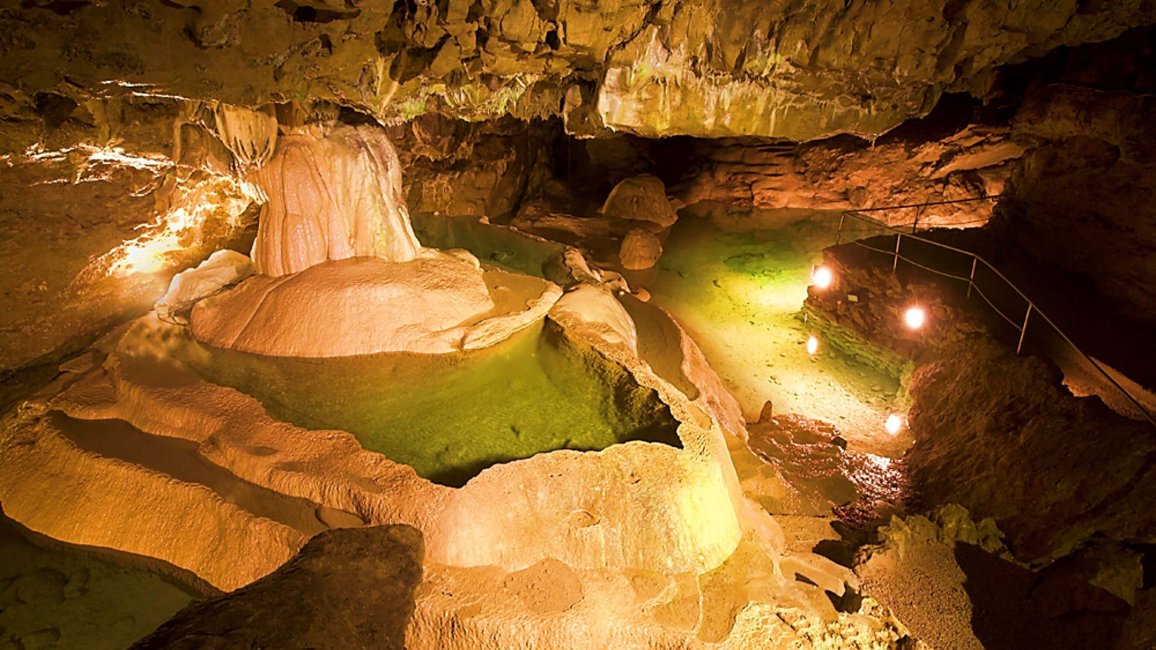 riviere souterraine grottes de la balme