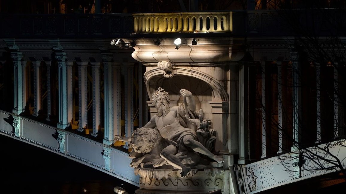 statue sur pillier pont lafayette lyon