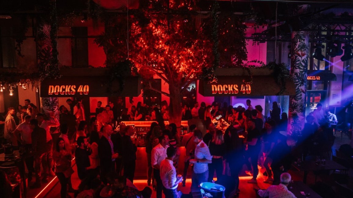 soiree festive au rooftop docks 40 a lyon confluence