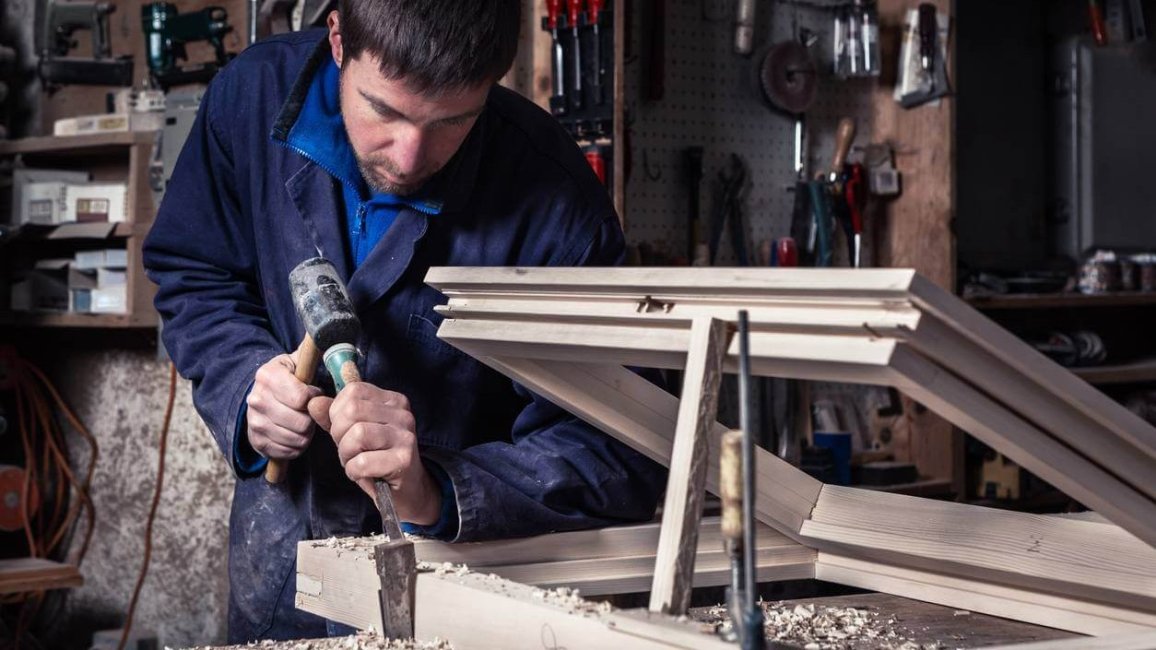 travail un menuisier ebeniste