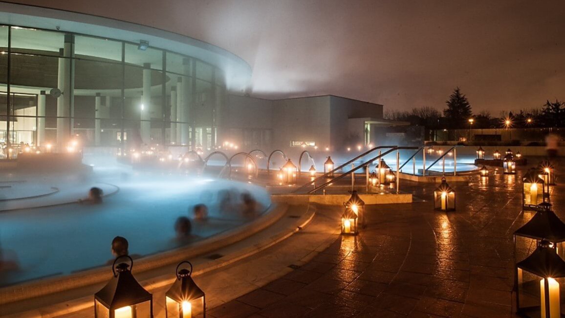 illuminations piscine exterieure chauffee centre balneo caliceo lyon