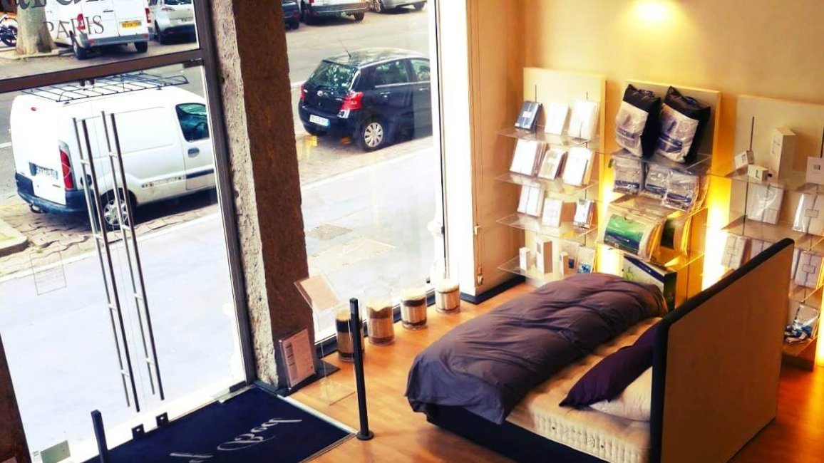entree du magasin de matelas de luxe luxury bed a lyon