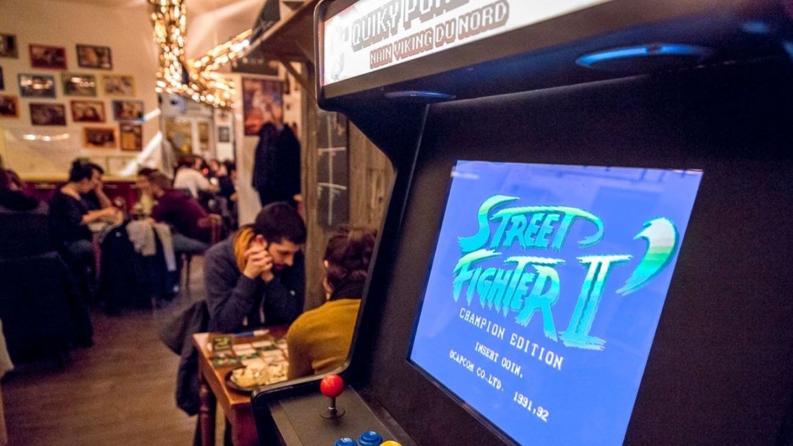 borne arcade street fignter 2 bar a jeux atenium lyon
