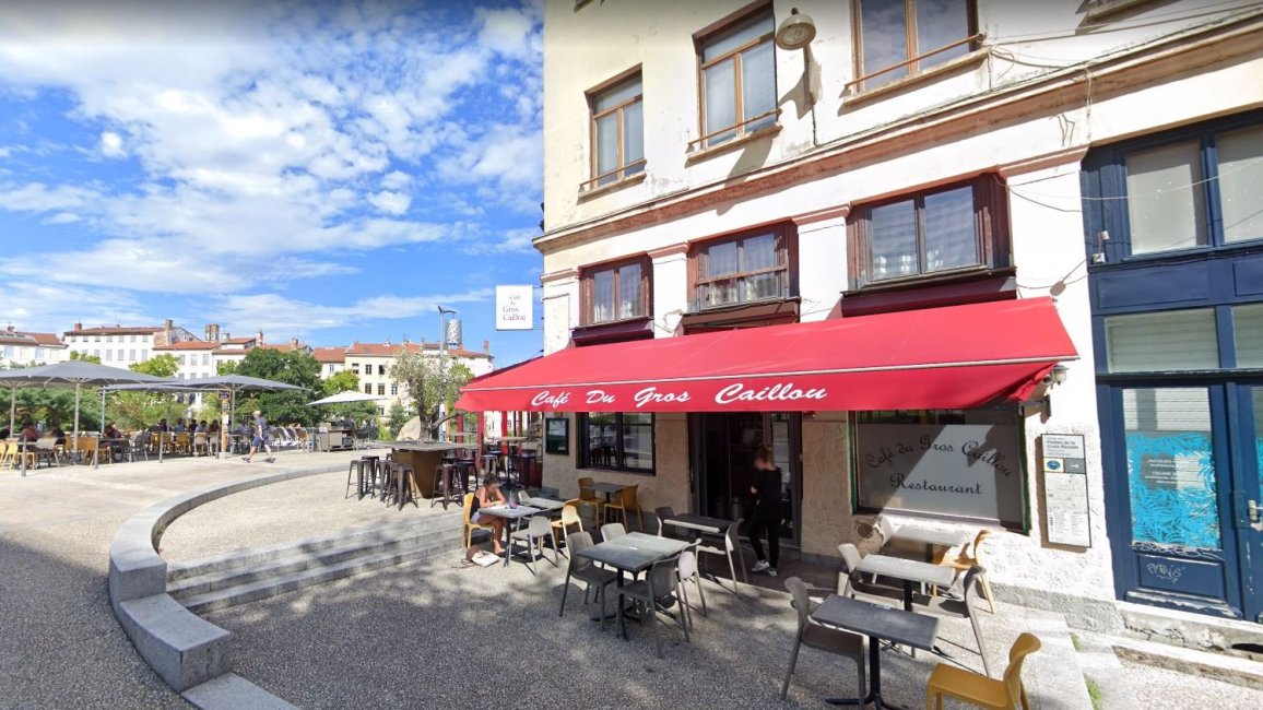 devanture terrasse cafe du gros caillou lyon
