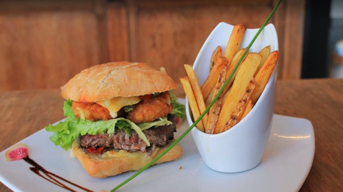 burgers frites maison cafe du gros caillou lyon