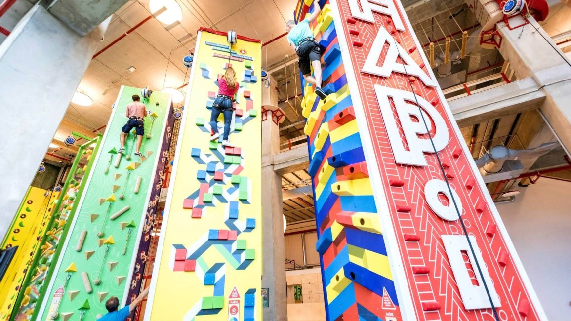 mur d escalade de la salle d escalade et accrobranche hapik a lyon