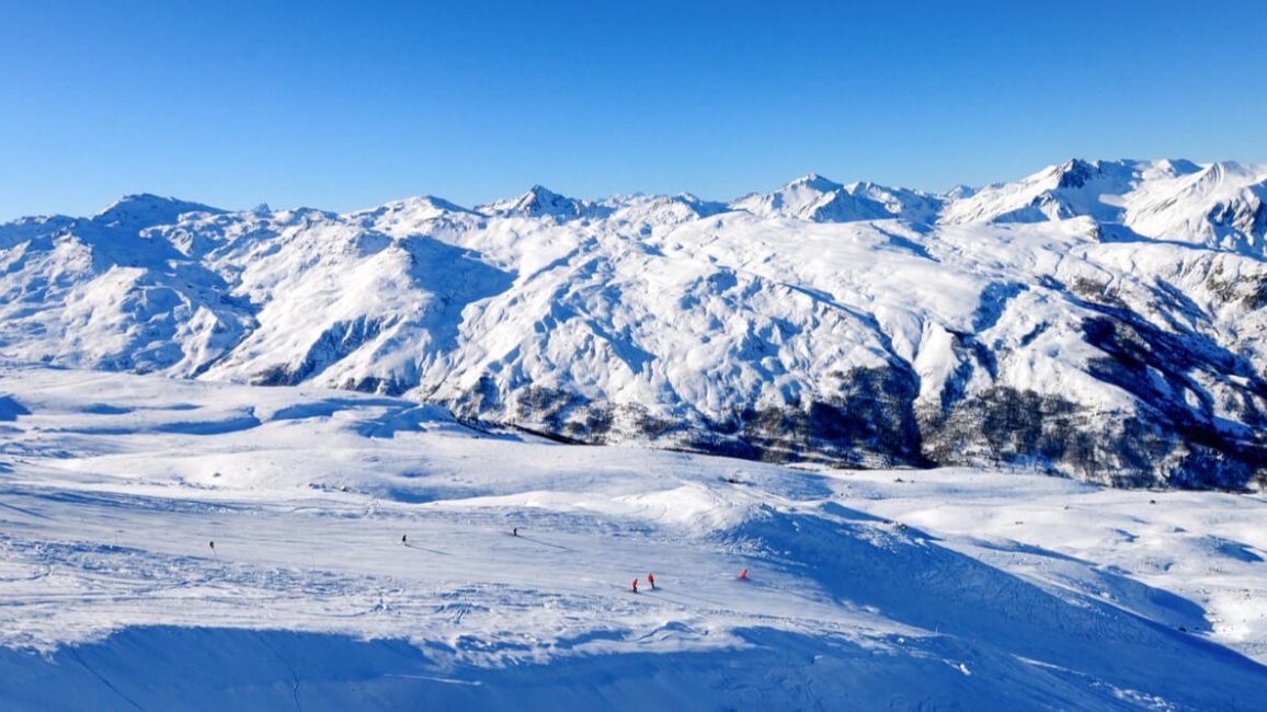 le massif de la vanoise enneige a meribel