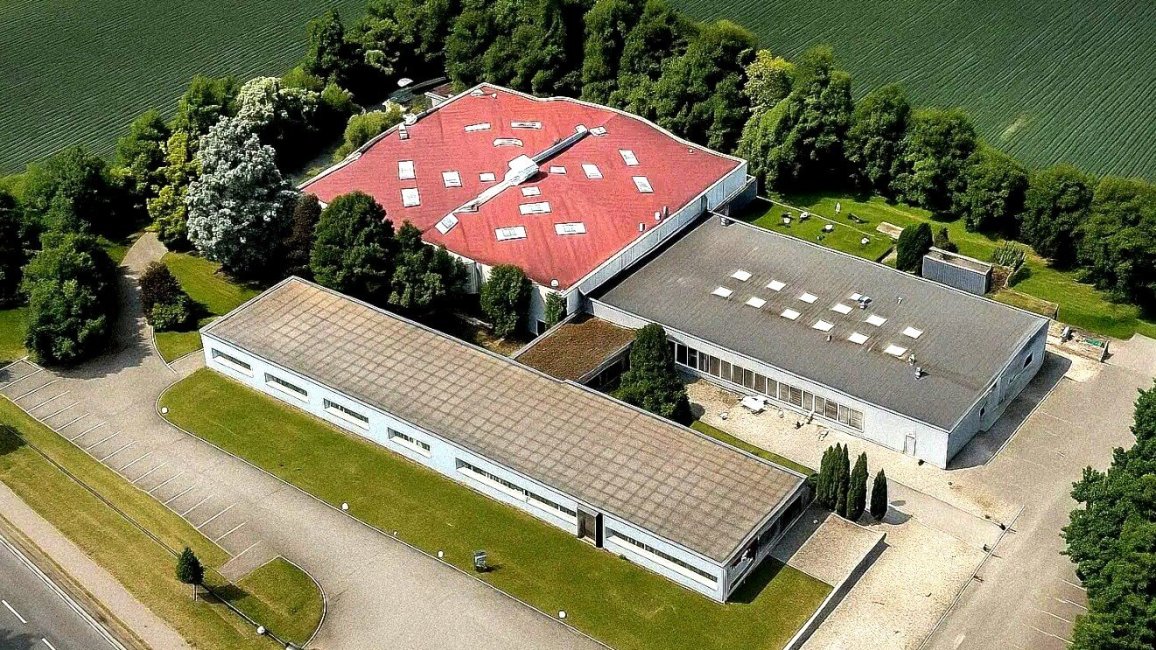 nouveau hub logistique de la vape pour peexweb a st priest
