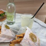 burgers frites maison restaurant bennie organic lyon