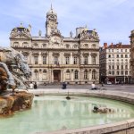 vue hotel ville fontaine bartholdi place des terreaux lyon
