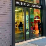 devanture du musee de l illusion a lyon