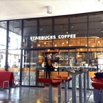 vitrine starbucks gare lyon part dieu
