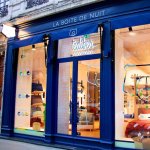 jolie devanture bleue du litier la boite de nuit a lyon de la amarque tediber