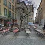 belle terrasse pavee bouchon chez louise lyon