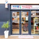 devanture du salon new york s barber a lyon