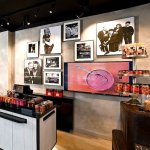 comptoir et decoration de la chocolaterie patisserie seve de craponne