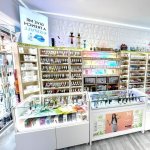 presentoirs de vente articles pour cigarette electronique dans la boutique smoke vape a lyon