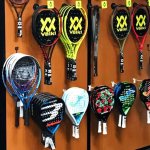 raquettes de tennis et de paddle mis en vente au magasin planete tennis a lyon