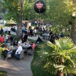 afterwork  dans le jardin exterieur durestaurant ile