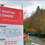 panneau d instructions a l entree de la decheterie donnerie de saint genis les ollieres a lyon
