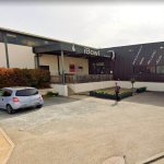 devanture et parking du bowling ibowl a lyon