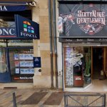 devanture du salon sixtynine gentlemen barber tatoueur a lyon