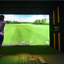 entrainement swing simulateur golf indoor lyon