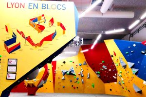 le mur d escalade de la salle block out a lyon