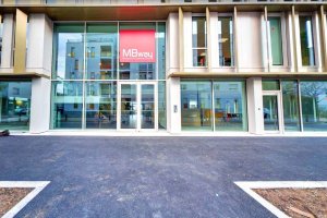 devanture de l ecole de management mbway a lyon