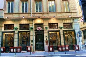 devanture restaurant la mere brazier