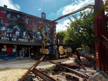 demeure du chaos espace la cour des papes