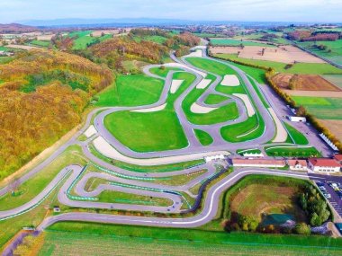 vue d ensemble aerienne du circuit du laquais a lyon