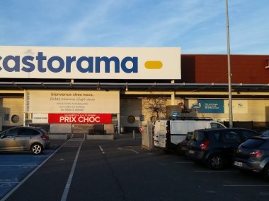 parking castorama dardilly