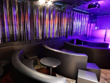 salon scene bus paradise striptease lyon