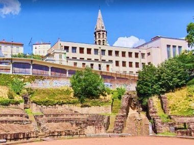 gradins amphitheatre romain des trois gaulles lyon