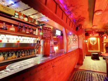 comptoir bar a coktail taverne perroquet boure lyon 1
