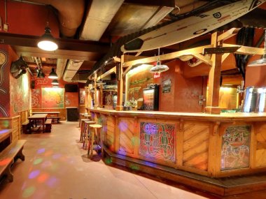 decoration salle bar club ayers rock lyon