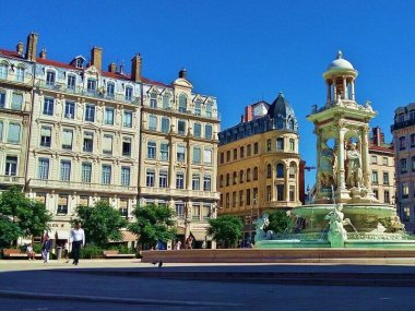 fontaine de la place des jacobons a lyon
